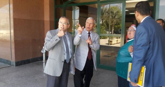 صور.. نائب رئيس جامعة الأزهر ومستشارة وزير الصحة يتفقدان مستشفى الجامعة