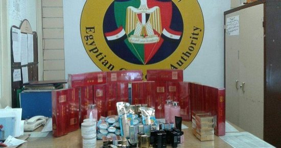 جمارك أسوان تضبط محاولتى تهريب كمية من المكملات الغذائية وأدوات التجميل