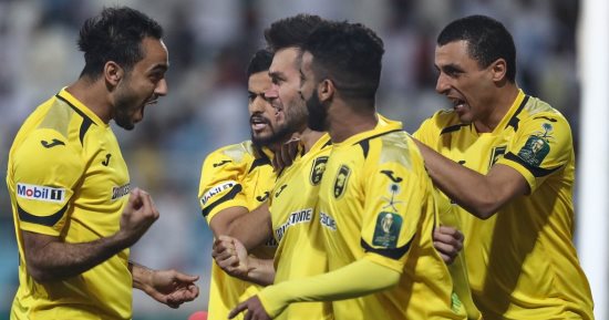 فيديو وصور.. الأنبا بولا يترأس صلاة قداس أحد الشعانين بكنيسة مارجرجس بطنطا