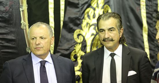 صور.. حسن حمدى وحسن مصطفى وشلتوت فى عزاء والدة إيهاب لهيطة