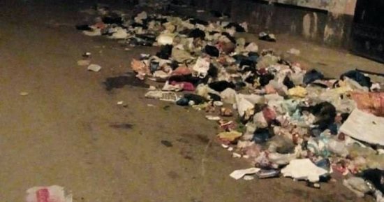صور.. تراكم القمامة بشارع أحمد فاروق بمنطقة سموحة فى الإسكندرية