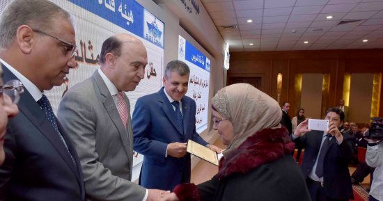 صور.. مميش يشهد تكريم 28 سيدة من العاملات المثاليات بالهيئة