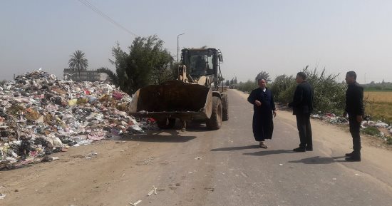 رئيس مدينة كفر الدوار يتفقد أعمال النظافة بالمدينة