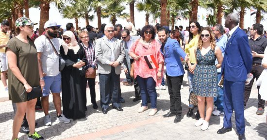 إيناس عبد الدايم تقود مسيرة للسلام بشرم الشيخ.. وتؤكد: الثقافة لغة للتواصل بين الشعوب..فيديو وصور