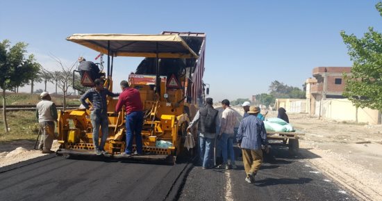 استمرار أعمال الرصف على مستوى أحياء الإسكندرية وبرج العرب