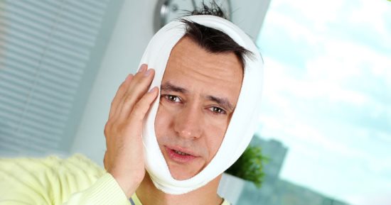 طب بديل لعلاج الام الاسنان باستخدام أكياس النعناع والفانيليا