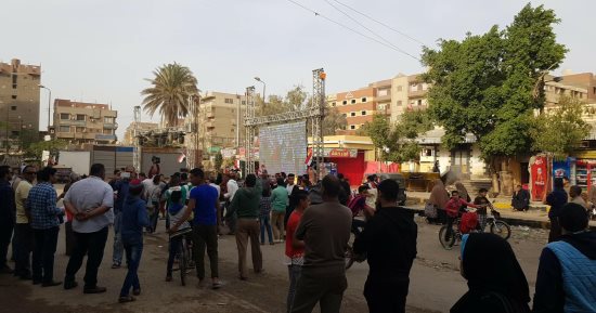 صور.. أهالى القليوبية يحتفلون بفوز "السيسى" على أنغام "تسلم الأيادى"