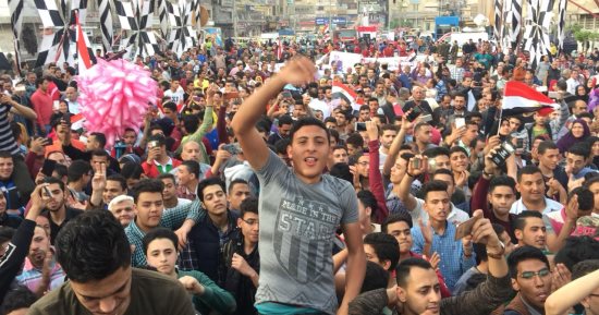 صور.. أهالى الشرقية يحتشدون احتفالا بفوز السيسى بالانتخابات