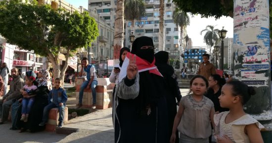 المواطنون يتوافدون على ميادين المنيا احتفالا بفوز السيسي بانتخابات الرئاسة
