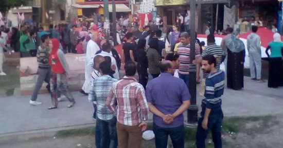 تجمع المواطنين فى ميدان بالاس بالمنيا للاحتفال بفوز السيسي فى الانتخابات