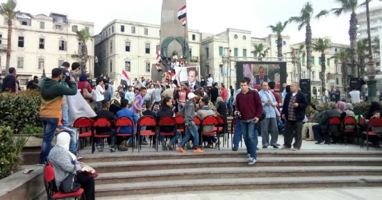 صور.. أجواء احتفالية بسموحة والورديان بالإسكندرية بعد فوز الرئيس السيسى