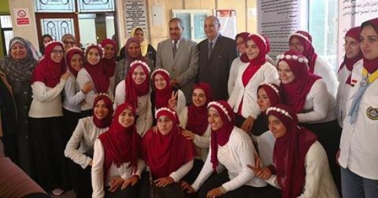 رئيس جامعة الأزهر يفتتح معرض "إبداع" بدراسات بنات الإسكندرية