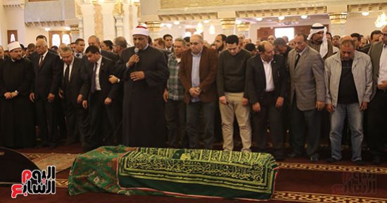 نواب الشعب والوزراء فى تشييع جنازة حرم السيد محمود الشريف وكيل البرلمان