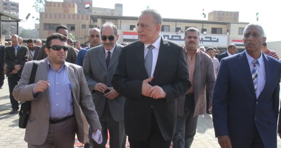 صور.. محافظ الجيزة يفتتح جراج حى العجوزة ومنظومة أكشاك جديدة بشارع السودان