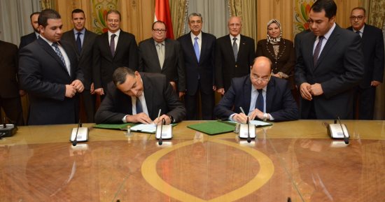 وزيرا الكهرباء والإنتاج الحربى يشهدان توقيع بروتوكول لتأهيل محطات الكهرباء
