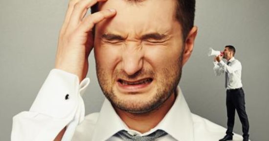 حتى لا تتأثر نفسيتك بشكل سلبى.. كيف تتعامل مع النقد الموجه إليك؟