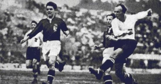 حكايات كأس العالم.. حكم يتعرض للإيقاف بتهمة الانحياز إلى إيطاليا