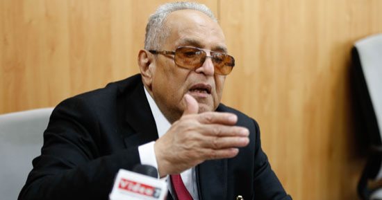 ساهم بشكل فعال في إثراء الحياة السياسية بمصر.. الوفد ينعى حسين عبد الرازق