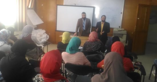 مركز الخدمة العامة بجامعة الفيوم ينظم دورة تدريبية عن آليات العمل التطوعى