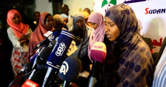 صور.. السودان يتسلم الملتحقين بداعش فى ليبيا بينهم 8 فتيات
