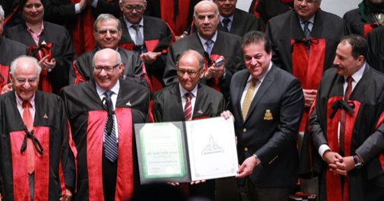 صور.. جامعة عين شمس تمنح المهندس العالمى هانى عازر درجة الدكتوراه الفخرية 