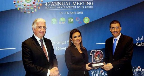 سحر نصر: البنك الإسلامى يدعم مشروعات فى مصر بـ3 مليارات دولار حتى 2020