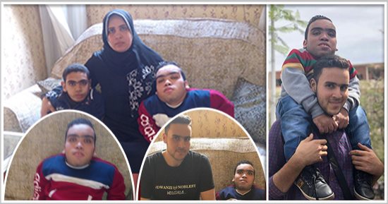 صور.. اختار الصديق قبل الطريق.. أحمد يتخلى عن حلم الالتحاق بكلية الحقوق من أجل صاحب عمره من ذوى الاحتياجات.. الصديق الوفى يحمله على أكتافه يوميا للذهاب لجامعة الزقازيق.. ووالدته: لا يتركه إلا وقت النوم