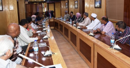  محافظ أسوان : تدشين مجلس أمناء مصرف السيل لتحقيق الرقابة الشعبية