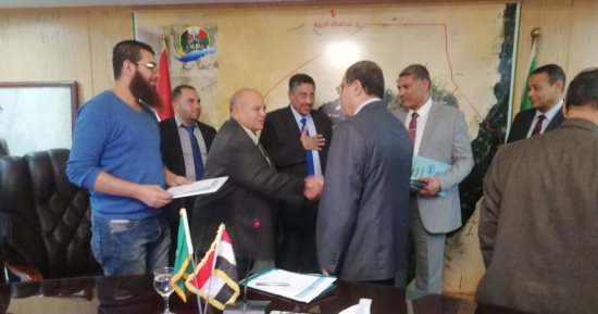وفد نقابة المهن العلمية وكلية العلوم بالفيوم يبحثون مشاكل بحيرة قارون