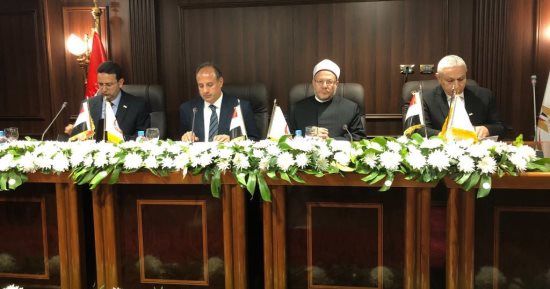 مفتى الجمهورية: الإسلام لم يفرق بين طفل سليم وآخر مريض