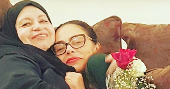 شيريهان تنشر صورة مع شقيقتها جيهان على "إانستجرام": "من بعد أمى هى أمى"