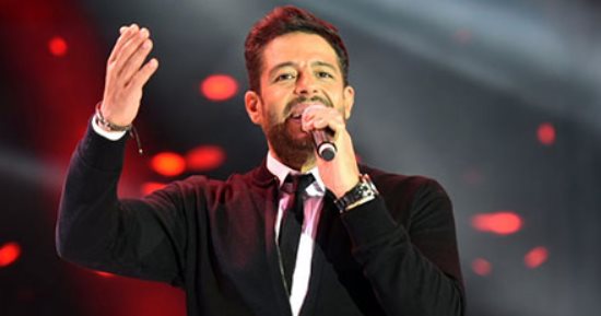 حماقى لـ جمهوره: "هكون معاكم لايف لأول مرة على تويتر الجمعة الجاية"