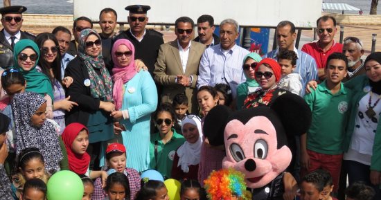 مدير أمن الإسماعيلية يشارك الأيتام فرحتهم بالاحتفال بيوم اليتيم