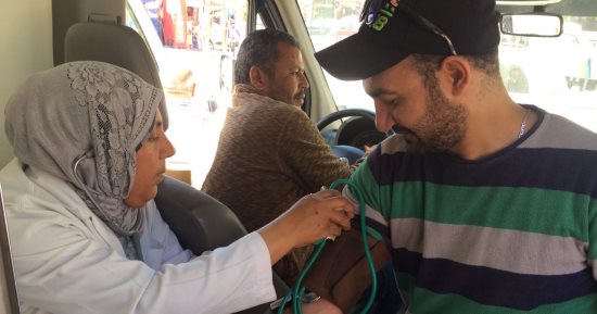 صور.. إقبال كبير على حملة المسح الشامل للأمراض غير المعدية بقوافل الاسكندرية