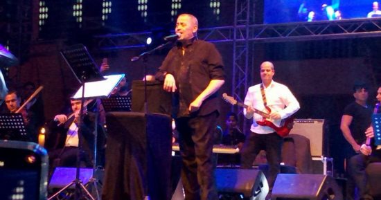 صور وفيديو.. سلطان الطرب جورج وسوف يبدأ حفل مهرجان طابا بأغنية يا بياعين الهوى