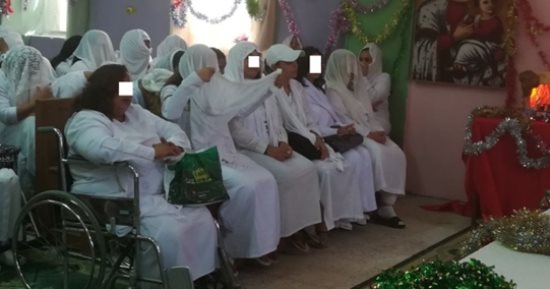 سور السجن لا يحجب فرحة.. السجينات الأقباط يحتفلن بعيد القيامة.. صور