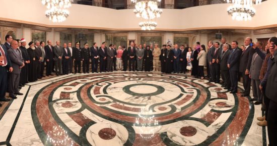 محافظ الإسكندرية والقيادات الأمنية يتقدمون بالتهنئة للأقباط فى عيد القيامة