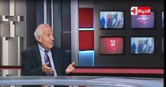 فيديو.. فاروق الباز لـ"خالد أبو بكر": "كان لازم نعمل لإثيوبيا سد النهضة"