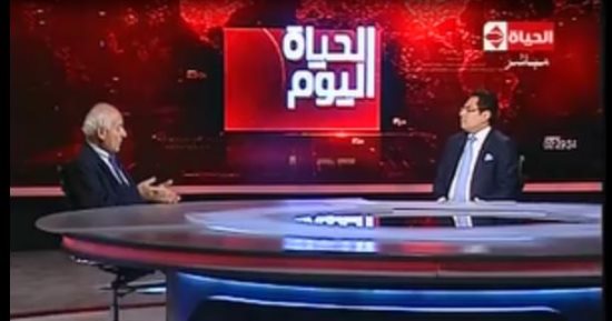 فاروق الباز لـ"خالد أبو بكر": "عندنا خيبة فى التعليم ليس لها حدود"