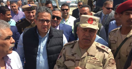وزير الأثار يغادر سوهاج إلى الأقصر بعد تفقد أعمال تطوير المتحف القومى