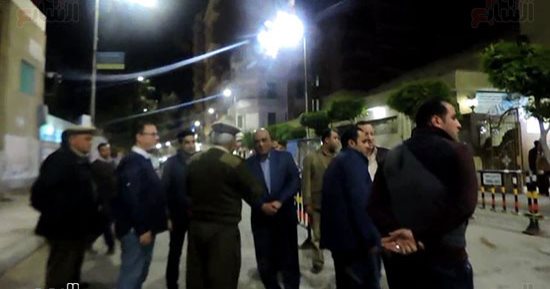 صور.. مدير أمن البحيرة يتفقد الخدمات المعينة لتأمين الكنائس