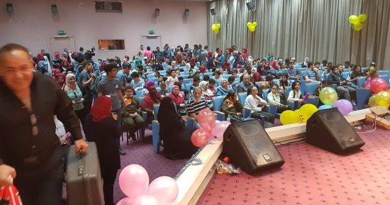 بعروض فنية وهدايا.. مكتبة مصر الجديدة للطفل تحتفل بيوم اليتيم.. اليوم