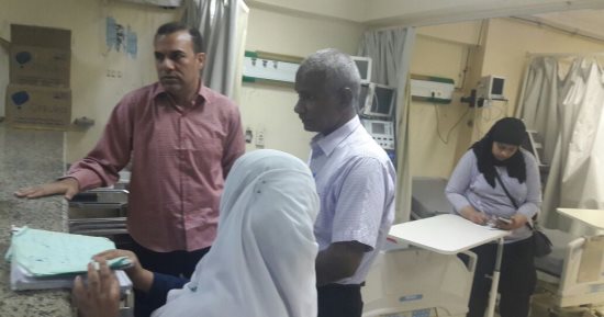 صور.. وكيل صحة الأقصر يحيل الأطباء المتغيبين بمستشفى القرنة عن العمل للتحقيق
