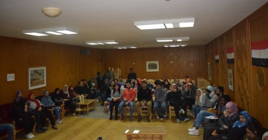 لجنة المتطوعين تضع اللمسات الأخيرة لمهرجان الإسماعيلية الدولى للأفلام التسجيلية