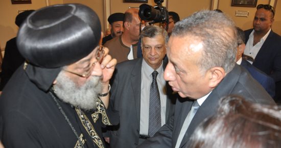 محافظ الجيزة يهنئ البابا تواضروس الثانى بعيد القيامة المجبد