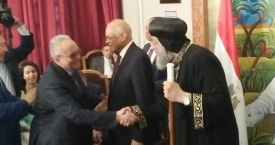 صور.. رئيس حزب الوفد يزور البابا تواضروس لتقديم التهنئة بعيد القيامة