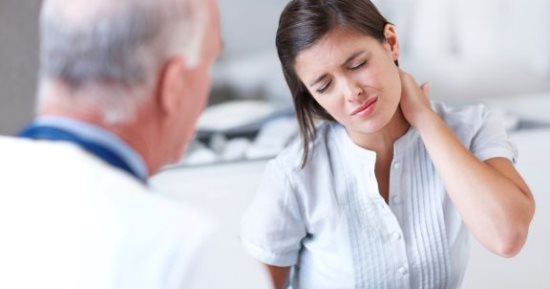 اختيار المراتب وطريقة الجلوس ..8 نصائح تحميك من آلام الرقبة
