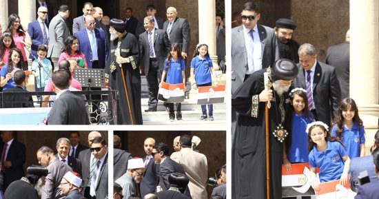 على اسم مصر متجمعين.. بابا الإسكندرية وشيخ الأزهر يتعانقان فى الكاتدرائية وكورال الكنيسة يحمل علم مصر خلفهما.. الإمام الأكبر:نواجه معا تحدى الإلحاد وأفكار تعادى الدين.. وزير الأوقاف:مسلمون وأقباط نقف خلف السيسي