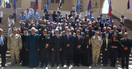 صور.. محافظو السويس وبورسعيد والبحر الأحمر يهنئون الأقباط بعيد القيامة