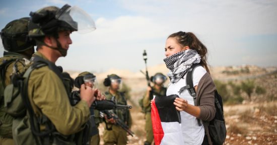 مقررون أمميون يدينون استمرار قتل إسرائيل للفلسطينيين على السياج الأمنى